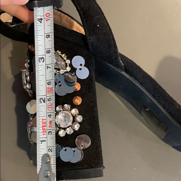 Beautiful in black - Picture 7 of 7